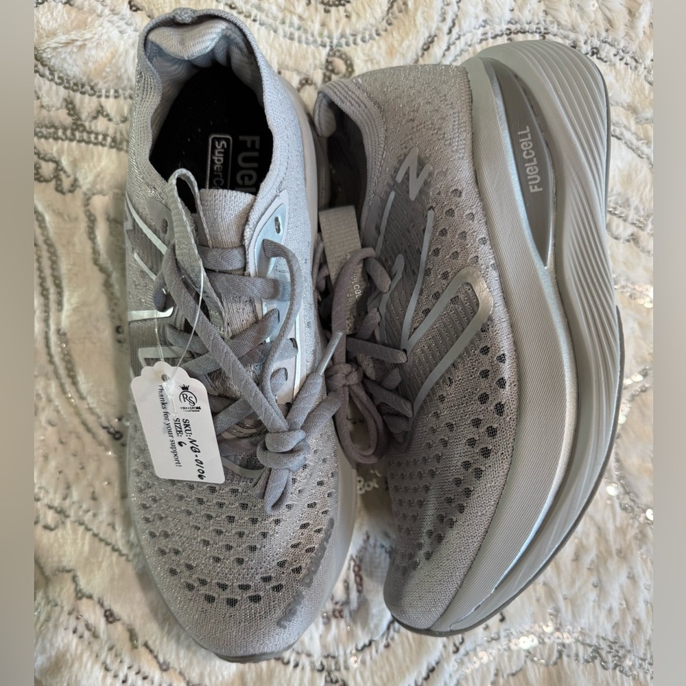 NWOB NEW BALANCE FuelCell SuperComp Trainer - Picture 9 of 10